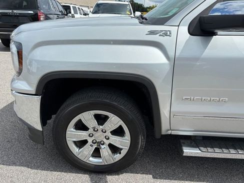 Used 2018 GMC Sierra 1500 SLT w/ SLT Premium Package AWD/4WD image 9