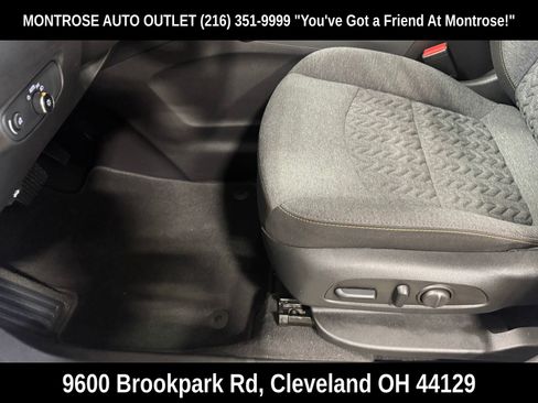 Used 2024 Chevrolet Equinox LT FWD image 15