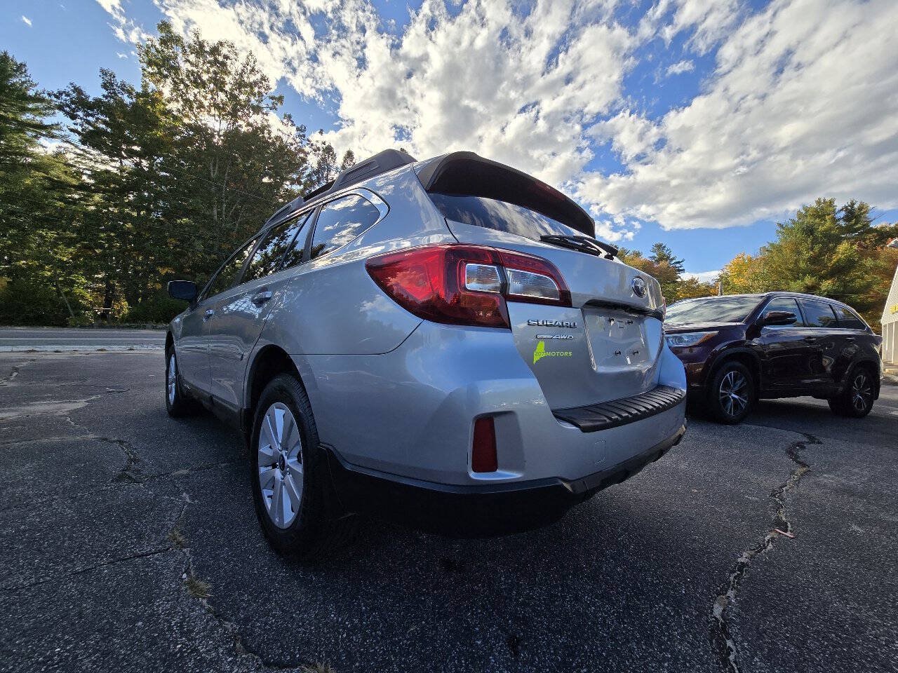 Used 2017 Subaru Outback 2.5i Premium AWD/4WD image 7