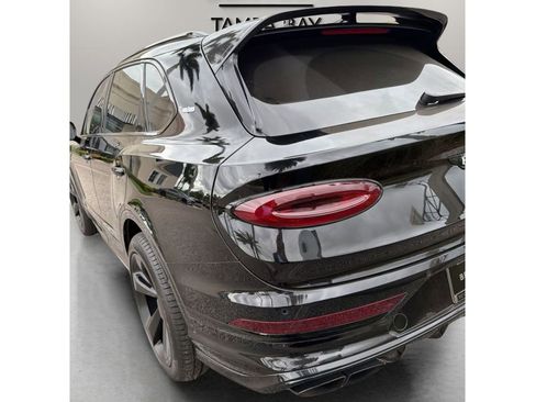 Used 2021 Bentley Bentayga image 25