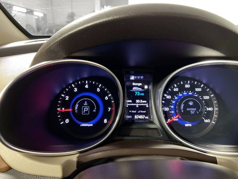 Used 2013 Hyundai Santa Fe Sport FWD image 21