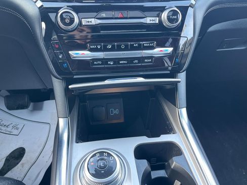 Used 2023 Ford Explorer Platinum w/ Technology Package image 19