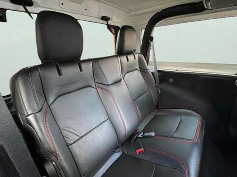 Used 2022 Jeep Wrangler Rubicon w/ LED Lighting Group AWD/4WD image 23