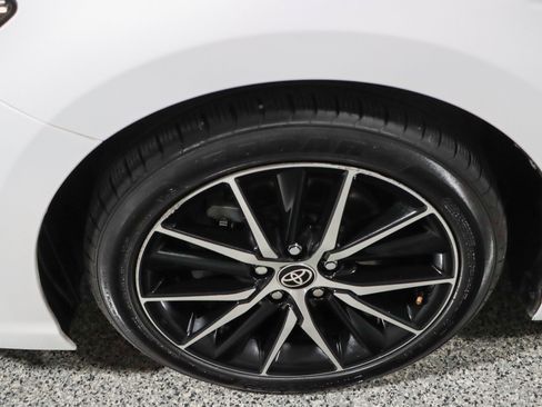 Used 2023 Toyota Camry SE FWD image 11