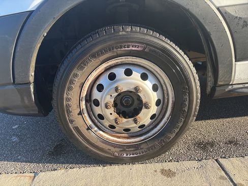 Used 2023 Ford Transit 250 Medium Roof AWD w/ Load Area Protection Package image 14