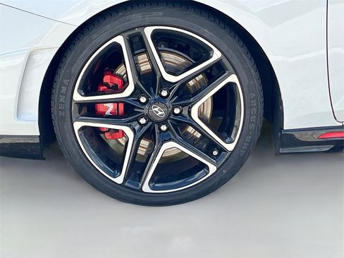 Used 2021 Hyundai Veloster N image 31