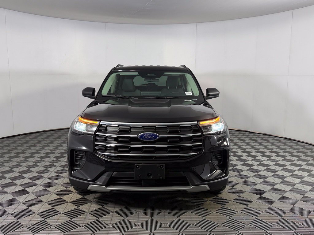 Used 2025 Ford Explorer Active RWD image 10