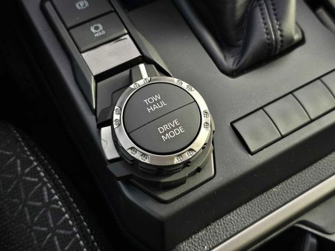 Certified 2025 Toyota 4Runner SR5 image 28