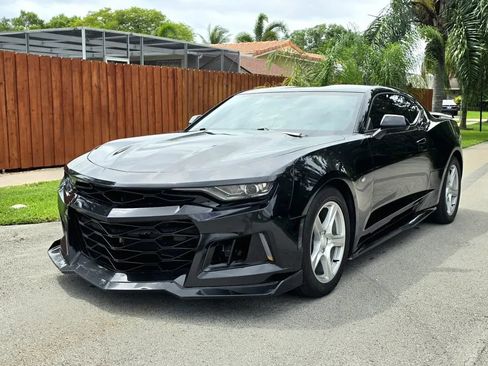 Used 2019 Chevrolet Camaro LT RWD image 3