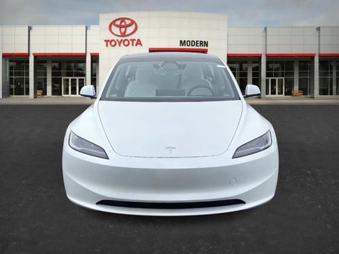 Used 2025 Tesla Model 3 Long Range image 2
