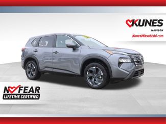 Used 2024 Nissan Rogue SV video 1