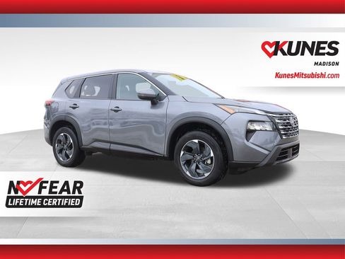 Used 2024 Nissan Rogue SV image 1