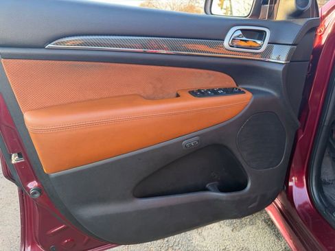 Used 2018 Jeep Grand Cherokee SRT image 2