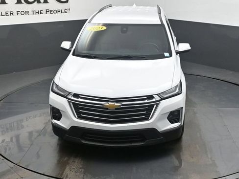 Used 2023 Chevrolet Traverse LT w/ Rear Camera Mirror Package image 60