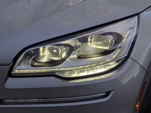 Used 2022 Lincoln Aviator Reserve w/ Equipment Group 201A AWD/4WD image 10