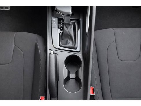 Used 2025 Hyundai Elantra Sport image 26