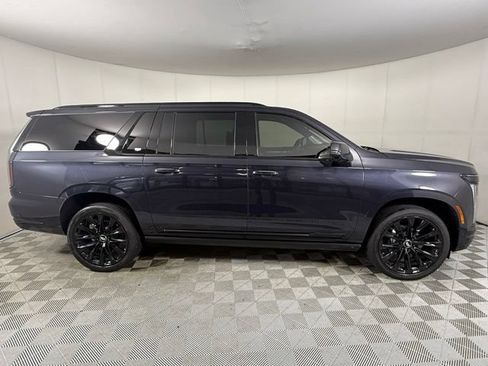 Certified 2025 Cadillac Escalade ESV Sport Platinum AWD/4WD image 9