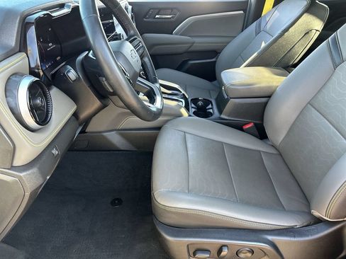 Used 2024 Chevrolet Colorado ZR2 w/ ZR2 Convenience Package III AWD/4WD image 16