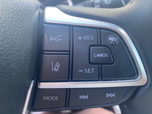 Used 2023 Toyota Highlander LE image 67