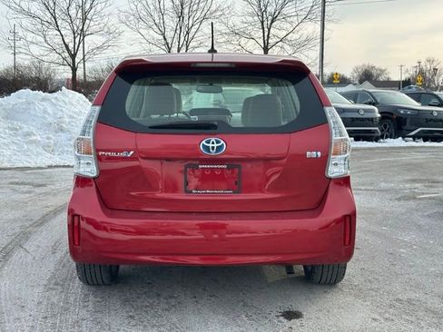 Used 2014 Toyota Prius V Five image 6