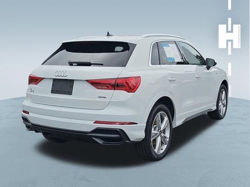 Used 2021 Audi Q3 2.0T Premium w/ Convenience Package AWD/4WD image 4