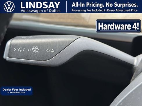 Used 2024 Tesla Model Y Long Range AWD/4WD image 21