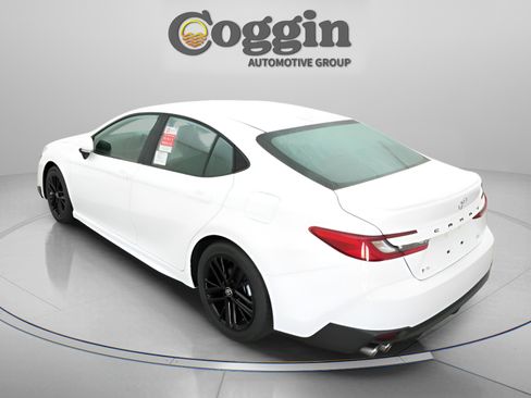 New 2026 Toyota Camry SE FWD image 9