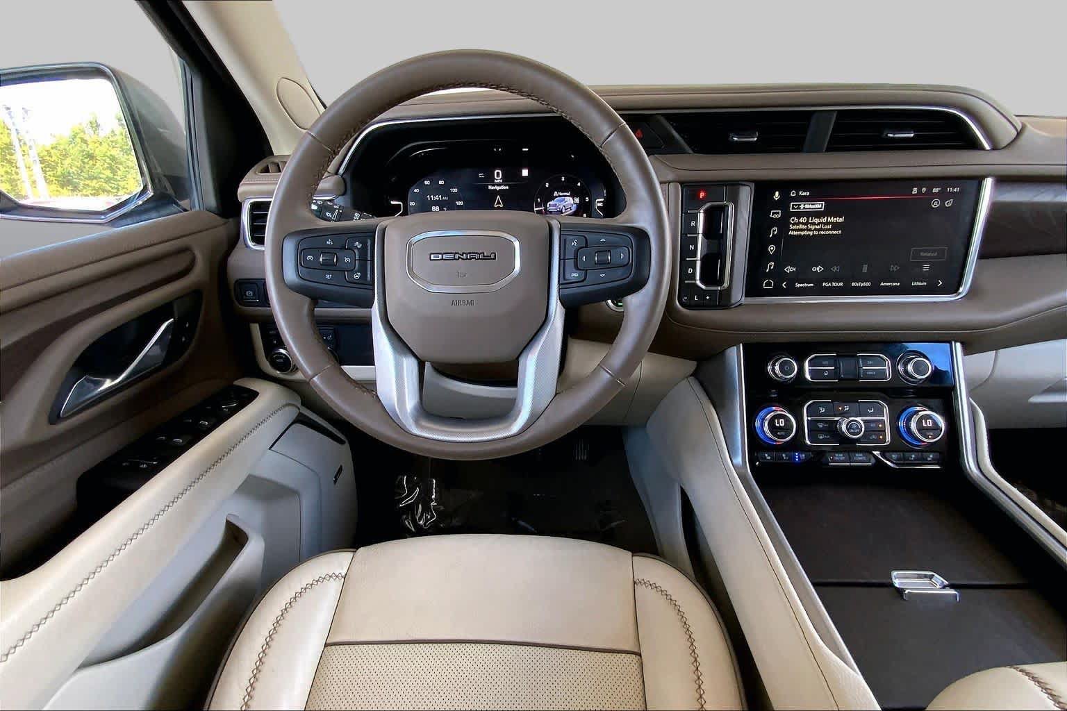 Used 2023 GMC Yukon Denali AWD/4WD image 6