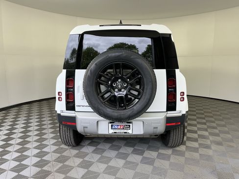 Used 2025 Land Rover Defender 110 S AWD/4WD image 4