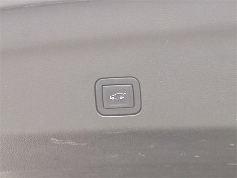 Certified 2021 Chevrolet Tahoe Z71 w/ Luxury Package image 15