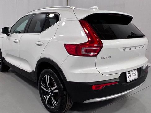 Certified 2023 Volvo XC40 B5 Plus w/ Climate Package AWD/4WD image 11
