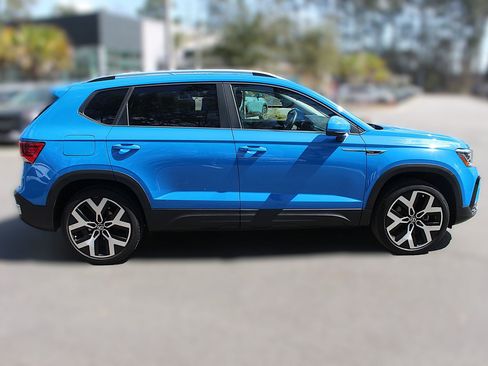 Used 2022 Volkswagen Taos SEL image 12