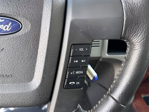 Used 2010 Ford F150 Lariat image 16