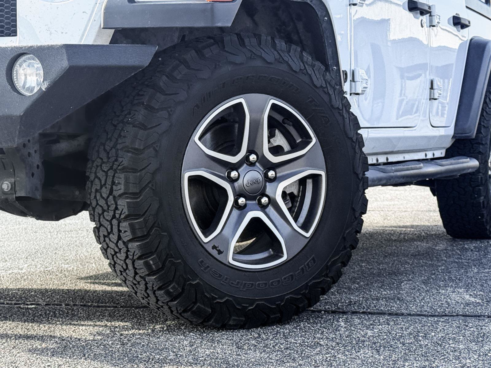 Used 2023 Jeep Wrangler Unlimited Sport AWD/4WD image 2