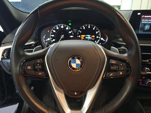 Used 2018 BMW 530i xDrive w/ Premium Package image 10