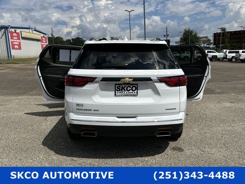 Used 2023 Chevrolet Traverse Premier w/ LPO, Cargo Package image 32