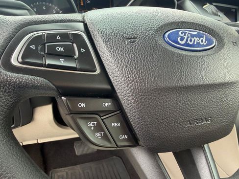 Used 2017 Ford Focus SE FWD image 34