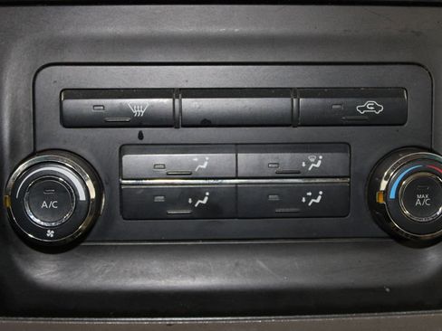 Used 2014 Nissan Frontier SV image 26