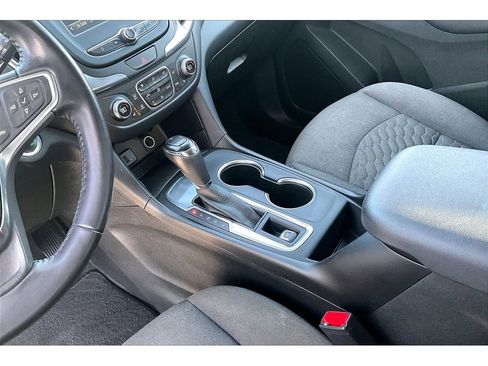 Used 2018 Chevrolet Equinox LT FWD image 19