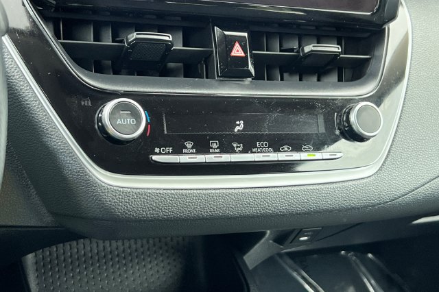 Used 2024 Toyota Corolla LE FWD image 25