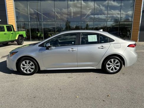 Used 2023 Toyota Corolla LE image 11
