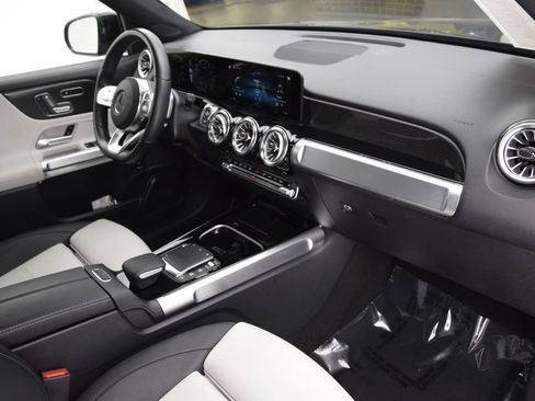 Used 2023 Mercedes-Benz GLB 250 image 15
