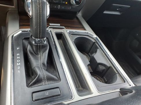 Used 2016 Ford F150 Lariat w/ Equipment Group 502A Luxury AWD/4WD image 20