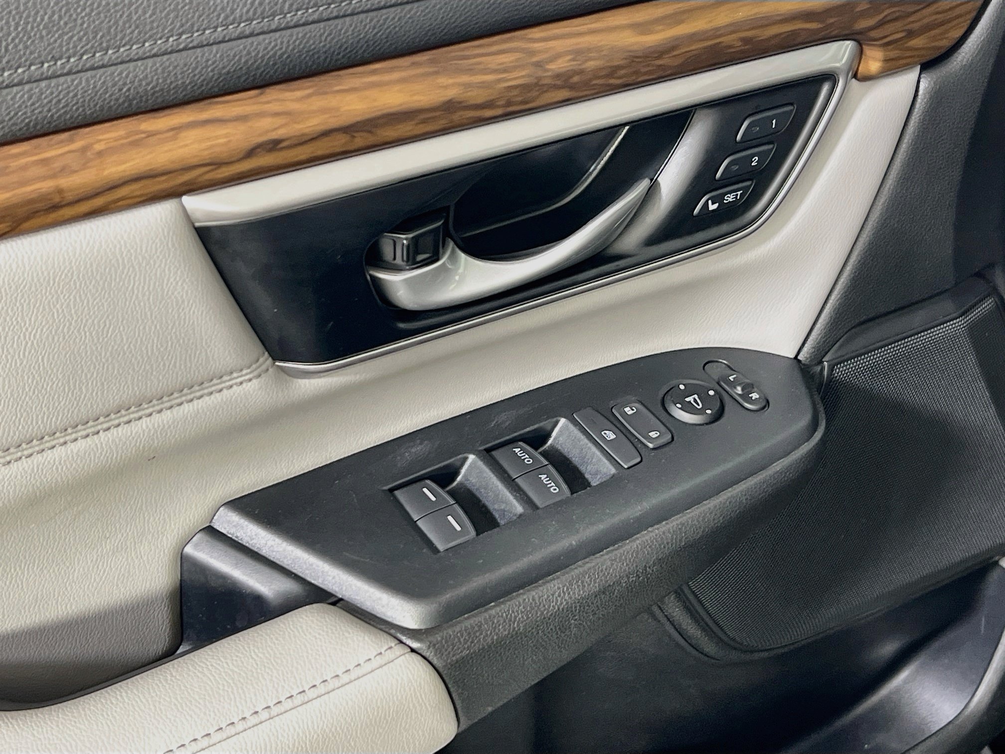 Used 2022 Honda CR-V EX-L image 17