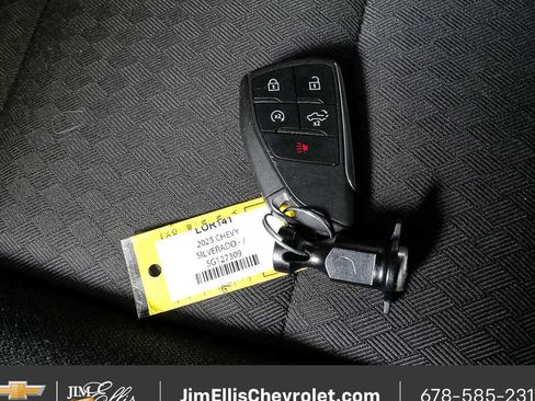 Certified 2025 Chevrolet Silverado 1500 LT image 24