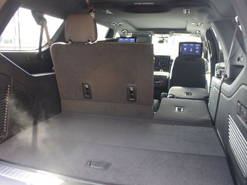 New 2025 GMC Yukon XL AT4 w/ AT4 Premium Plus Package image 34