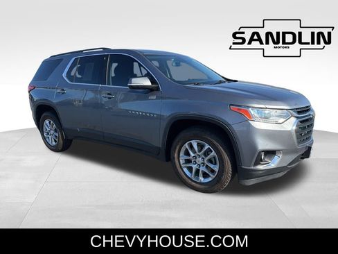 Used 2020 Chevrolet Traverse LT image 1