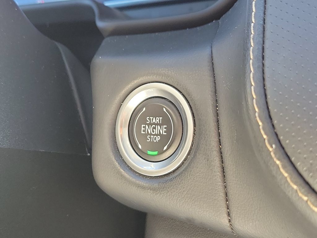 Used 2023 Chevrolet Tahoe Premier AWD/4WD image 34