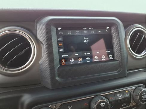 Used 2021 Jeep Wrangler Rubicon w/ LED Lighting Group AWD/4WD image 25