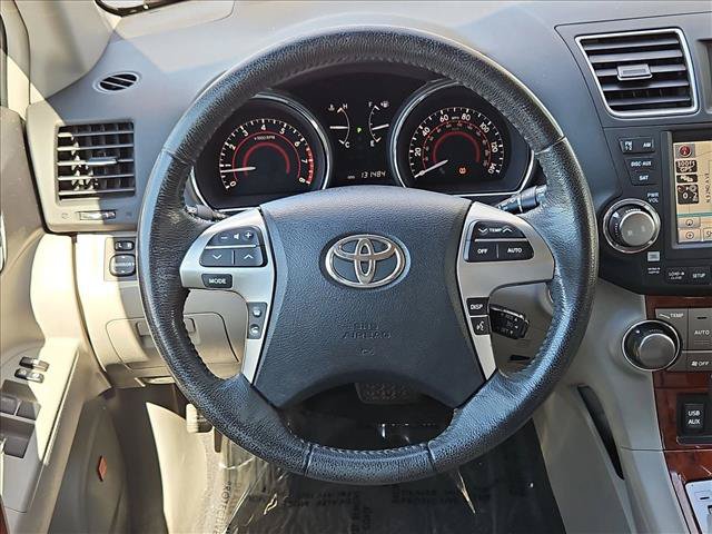 Used 2012 Toyota Highlander Limited w/ Tow Pkg FWD image 13